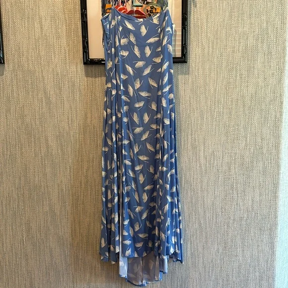 Blue and White Summer Dress - Picture 2 of 3